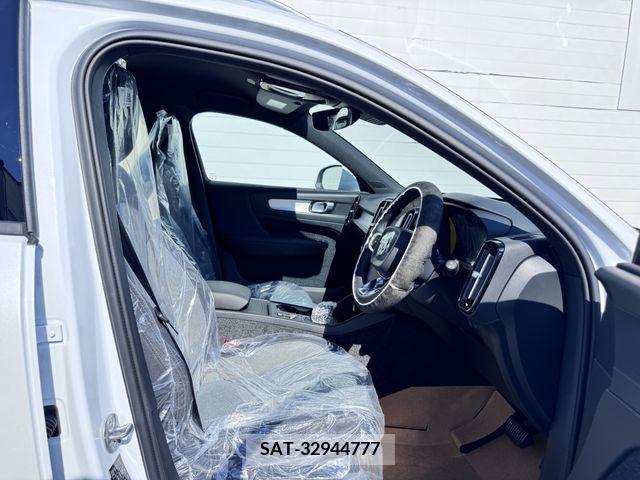 Volvo XC40 2024-04 370261-25
