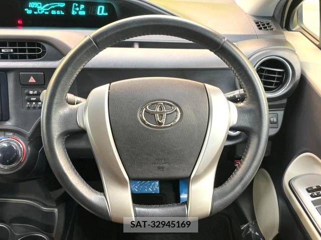 Toyota AQUA 2012-07 356184-11