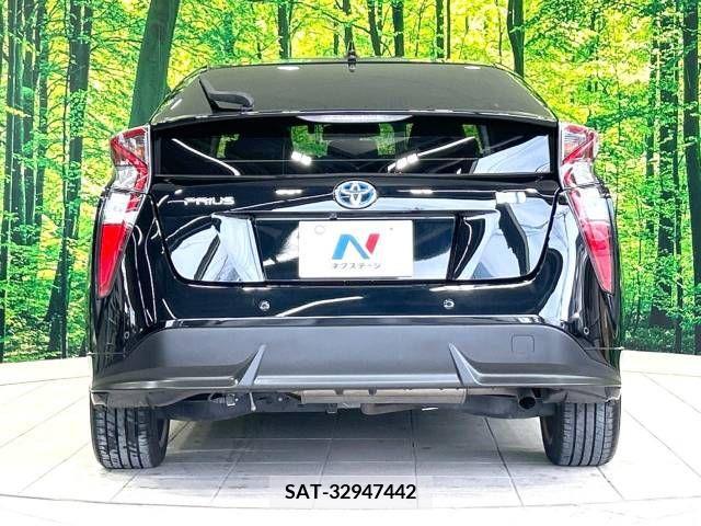 Toyota PRIUS 2017-08 282134-14