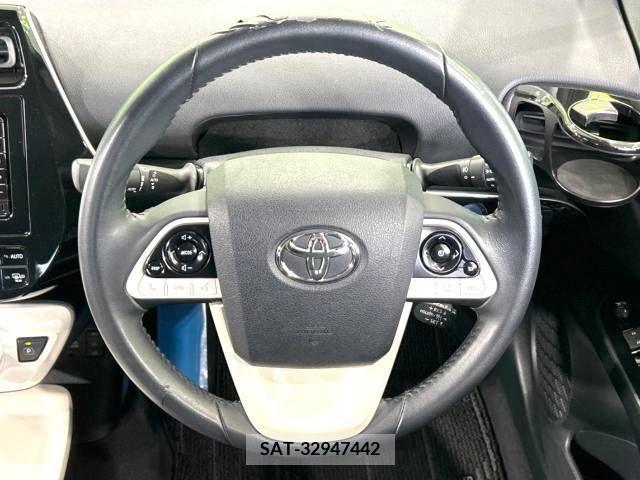 Toyota PRIUS 2017-08 282134-10