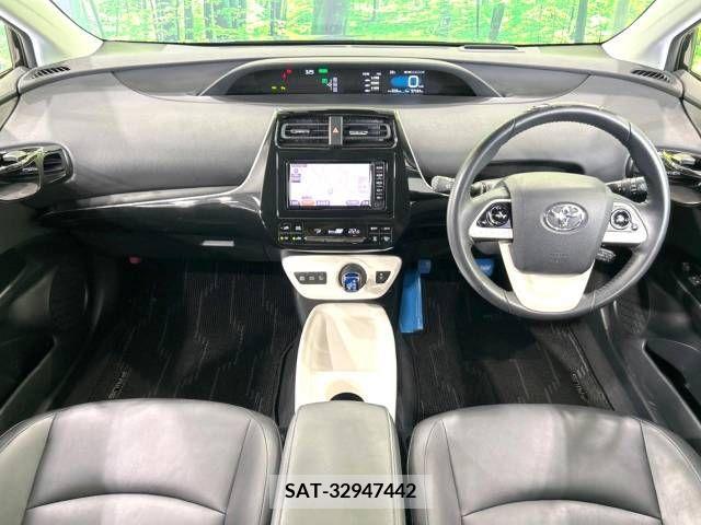 Toyota PRIUS 2017-08 282134-1