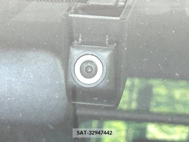 Toyota PRIUS 2017-08 282134-5