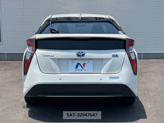 Toyota PRIUS 2016-11 322268-15
