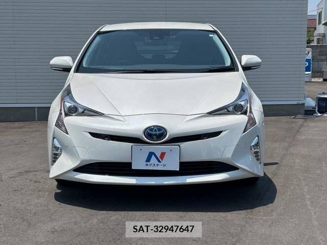 Toyota PRIUS 2016-11 322268-14