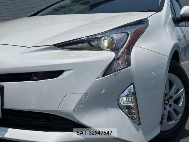 Toyota PRIUS 2016-11 322268-18