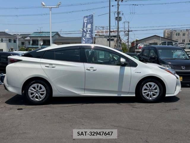 Toyota PRIUS 2016-11 322268-16