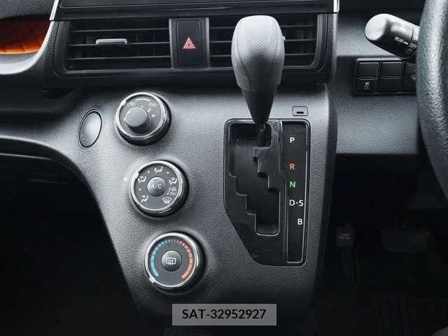 Toyota SIENTA 2018-02 285103-16
