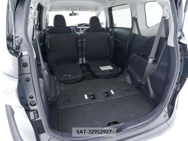 Toyota SIENTA 2018-02 285103-9