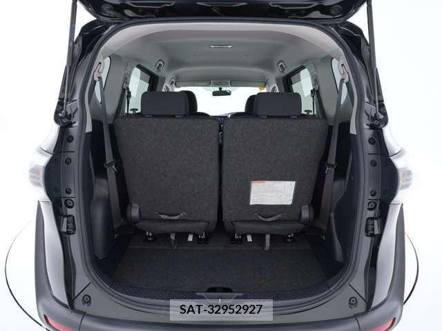 Toyota SIENTA 2018-02 285103-8
