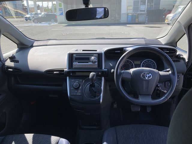 Toyota WISH 2011-06 9678-7