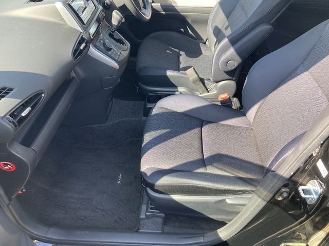 Toyota WISH 2011-06 9678-13