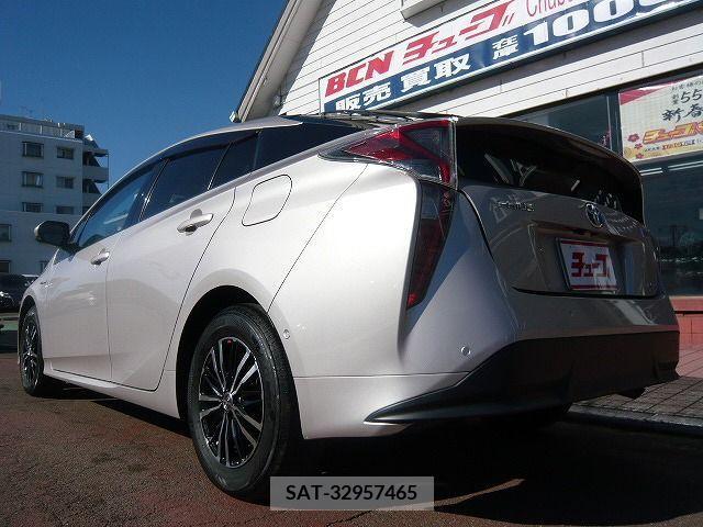 Toyota PRIUS 2016-08 218855-2