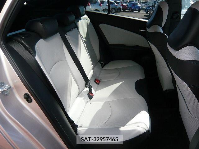 Toyota PRIUS 2016-08 218855-9