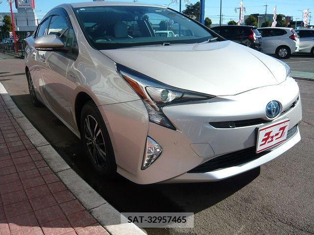 Toyota PRIUS 2016-08 218855-6
