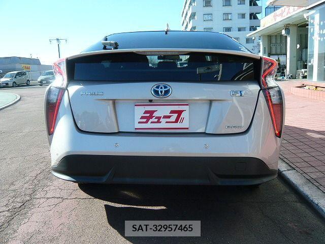Toyota PRIUS 2016-08 218855-18