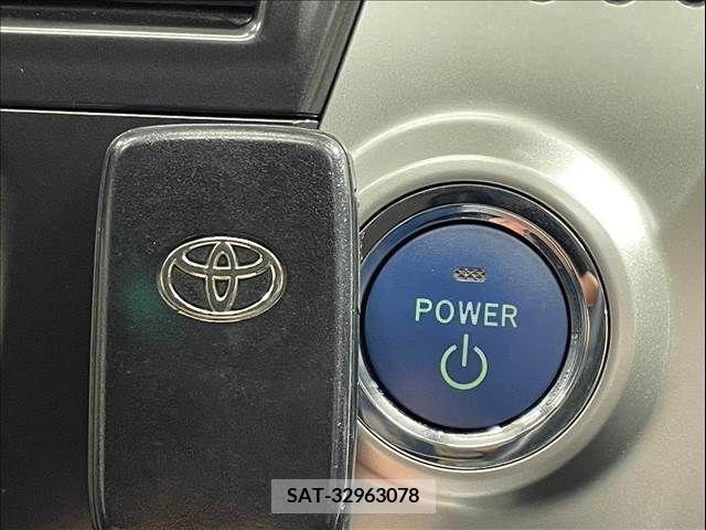 Toyota PRIUS ALPHA 2013-12 282502-16