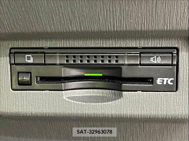 Toyota PRIUS ALPHA 2013-12 282502-5