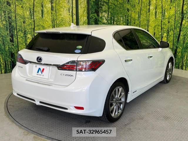 Lexus CT 2012-12 275217-17