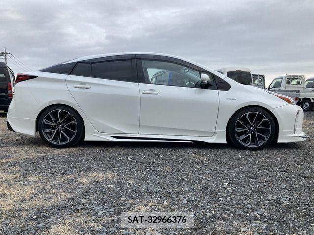 Toyota PRIUS 2019-10 215217-7