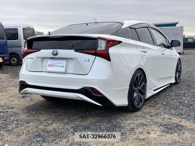Toyota PRIUS 2019-10 215217-6