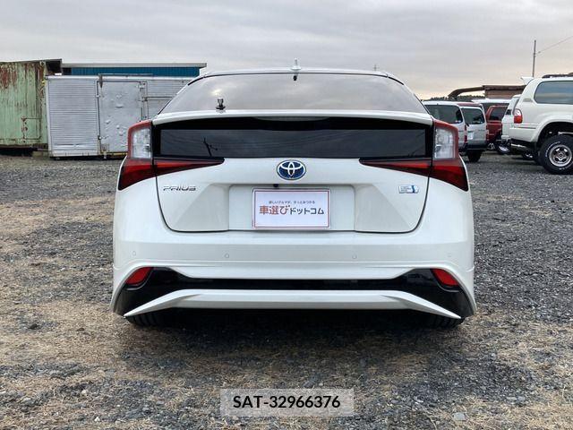 Toyota PRIUS 2019-10 215217-5