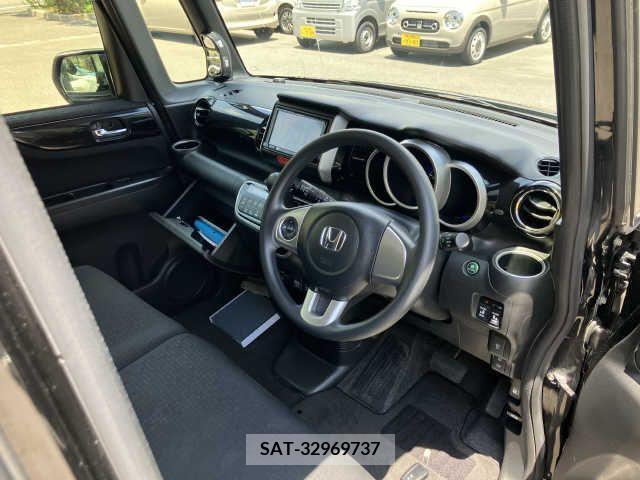 Honda N BOX CUSTOM 2016-08 348904-1