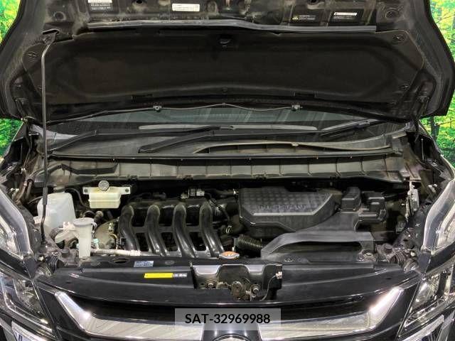 Toyota NOAH 2023-04 207582-18