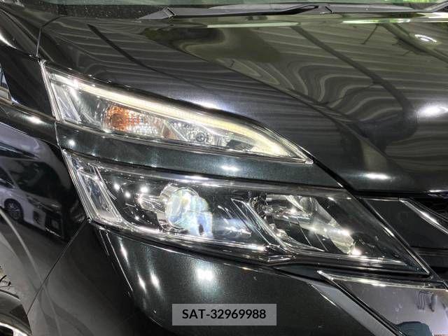 Toyota NOAH 2023-04 207582-11