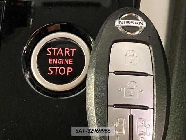 Toyota NOAH 2023-04 207582-7