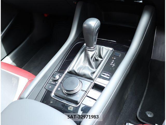 Mazda MAZDA3 2019-09 301084-19