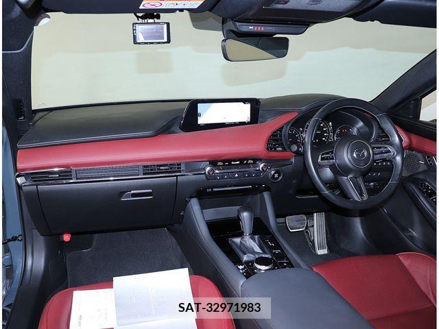 Mazda MAZDA3 2019-09 301084-1