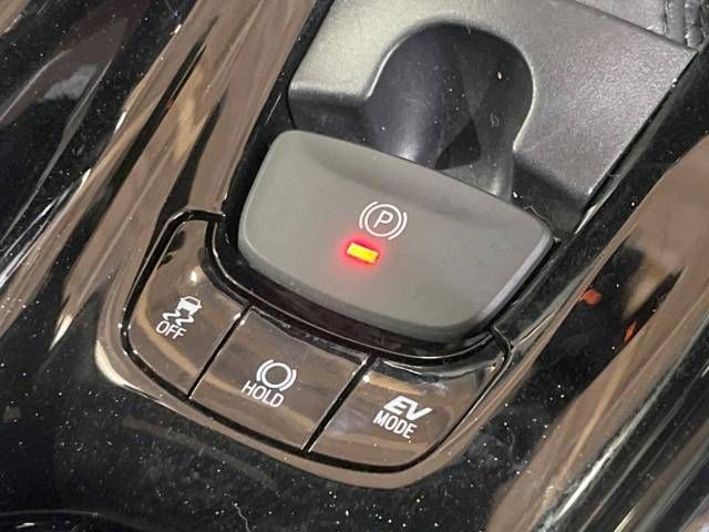 Toyota C-HR 2018-02 182379-6