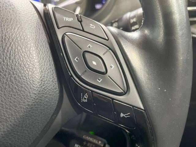 Toyota C-HR 2018-02 182379-5