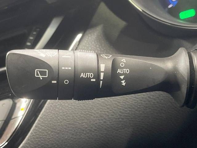 Toyota C-HR 2018-02 182379-8