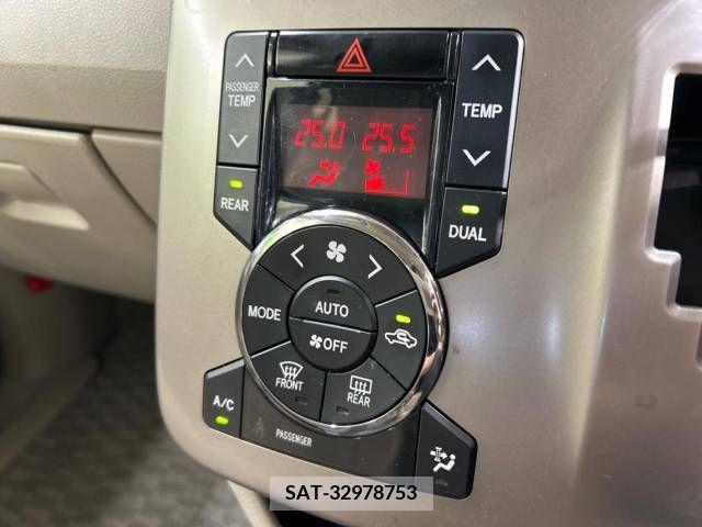 Toyota NOAH 2011-11 321344-7