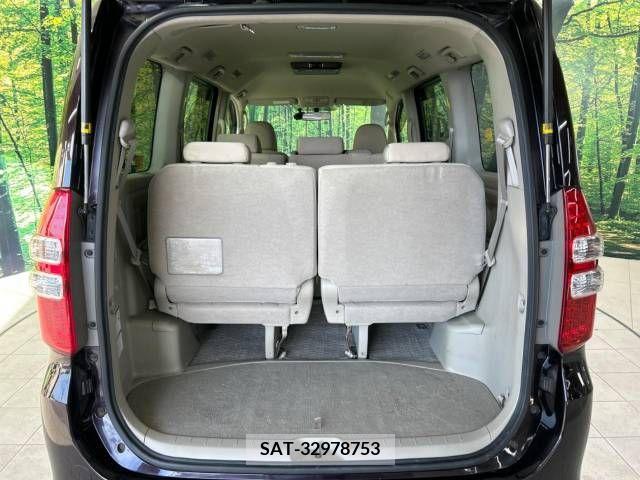 Toyota NOAH 2011-11 321344-12