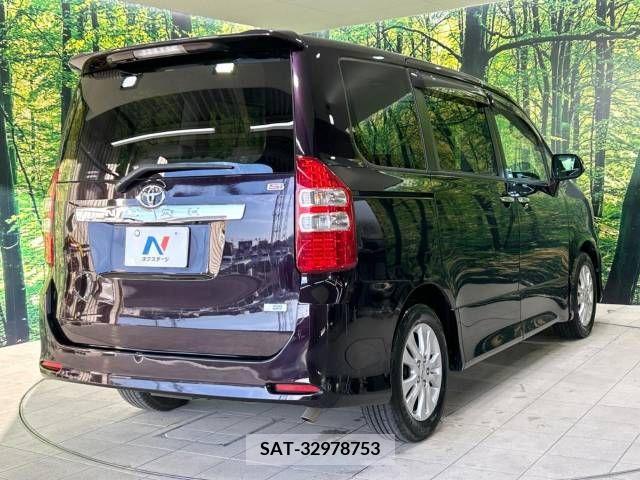 Toyota NOAH 2011-11 321344-18