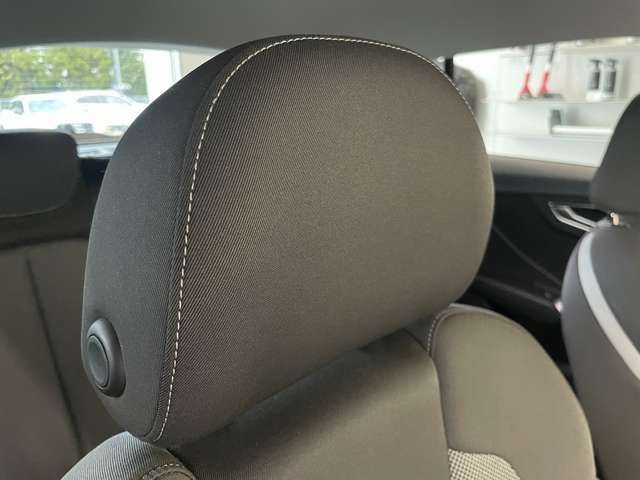 Audi Q2 2018-12 11396-12