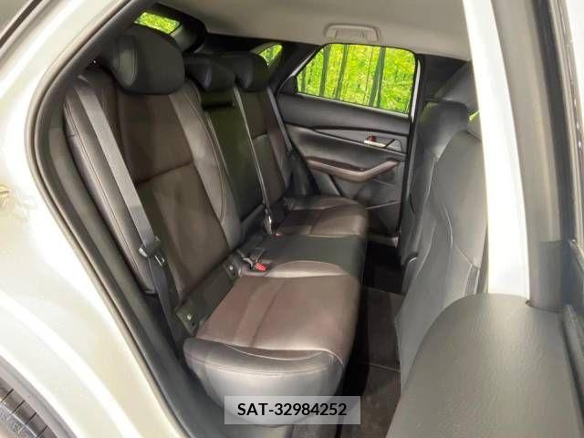 Mazda CX-30 2021-09 381435-9