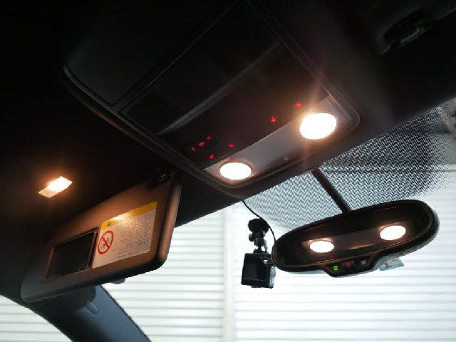 VolksWagen SCIROCCO 2010-01 184413-28