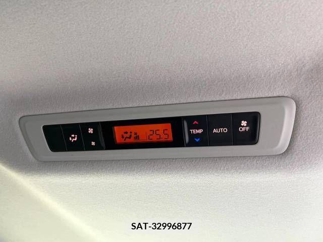 Toyota VOXY 2015-07 394993-5
