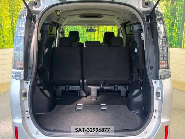 Toyota VOXY 2015-07 394993-11