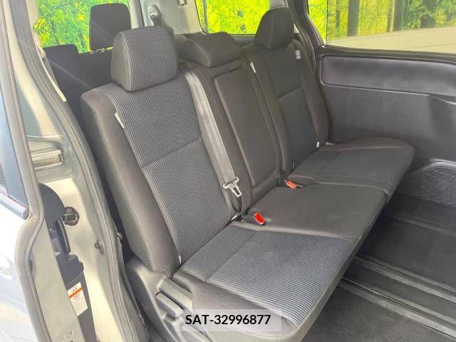 Toyota VOXY 2015-07 394993-9