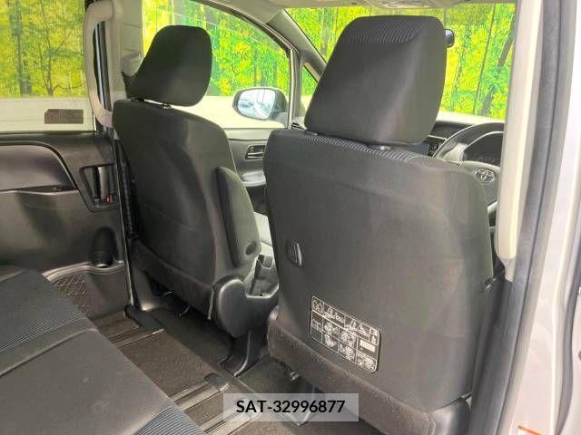 Toyota VOXY 2015-07 394993-19