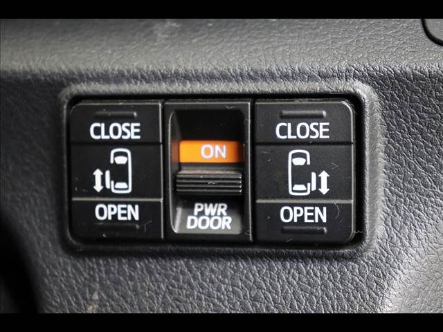 Toyota SIENTA 2018-07 8816-3