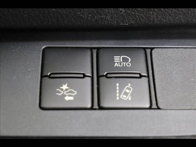 Toyota SIENTA 2018-07 8816-1