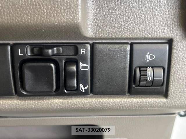 Nissan PINO 2009-06 305300-4