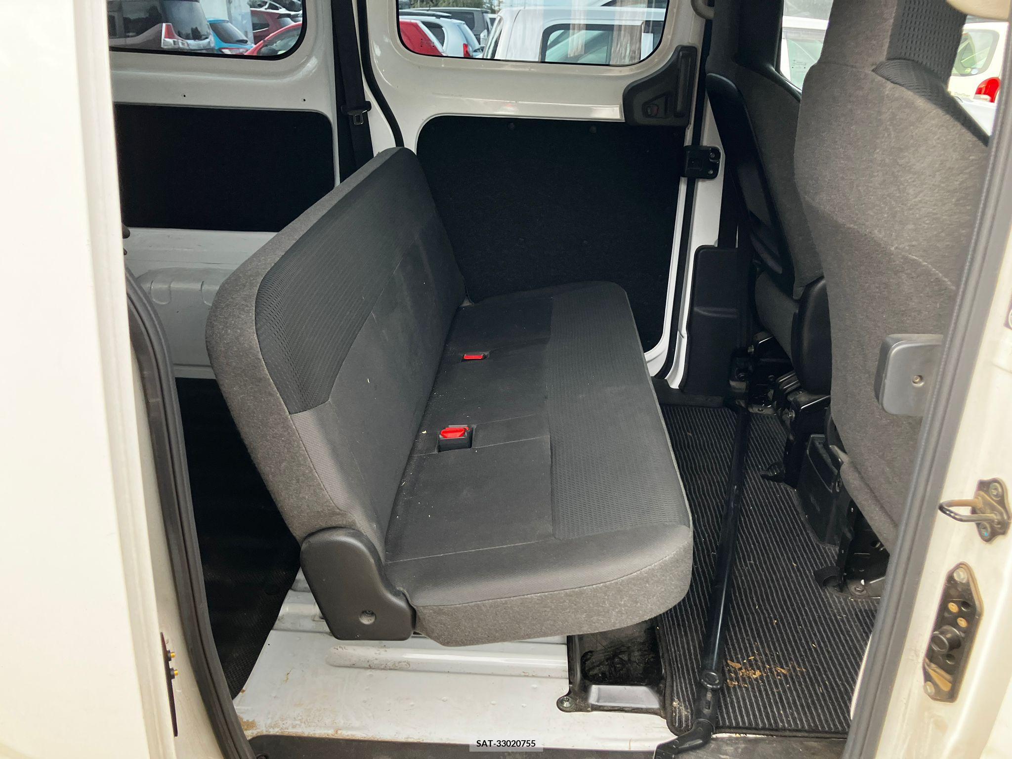 Nissan E-NV200 VAN 2019-03 258244-10