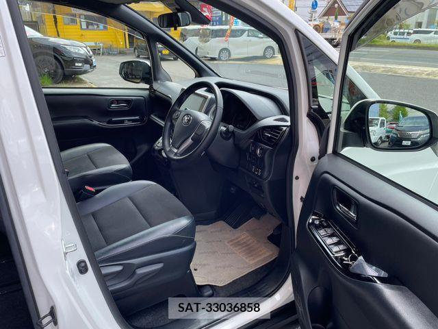 Toyota NOAH 2018-02 201488-7