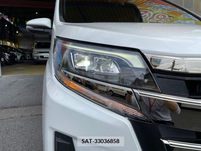 Toyota NOAH 2018-02 201488-3